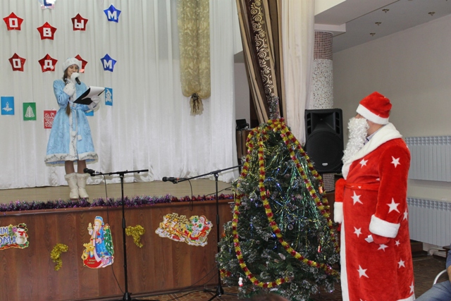 Полицейский Дед Мороз посетил воспитанников школы-интерната