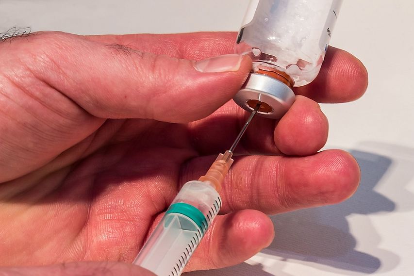 На предприятиях Металлоинвеста вакцинируют сотрудников