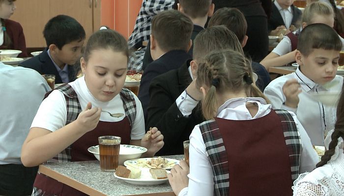 Питание учеников подорожало, а качество блюд может проконтролировать каждый родитель