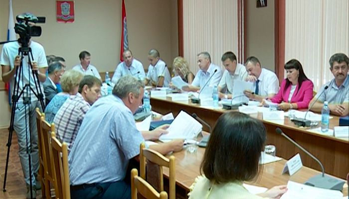 Депутаты Новотроицка перед отпуском  рассмотрели 12 вопросов