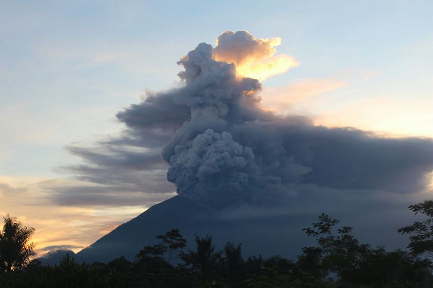 Новотройчанка отменила тур на Бали из-за угрозы извержения вулкана