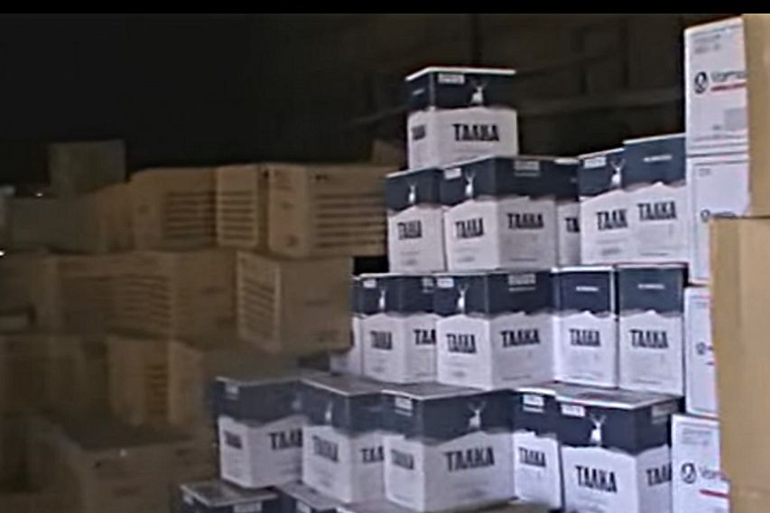 Житель Новотроицка хранил в гараже более 12 тысяч бутылок нелегального алкоголя