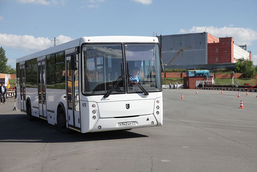 Жители сел Хабарное и Аккермановка будут ездить на новом автобусе