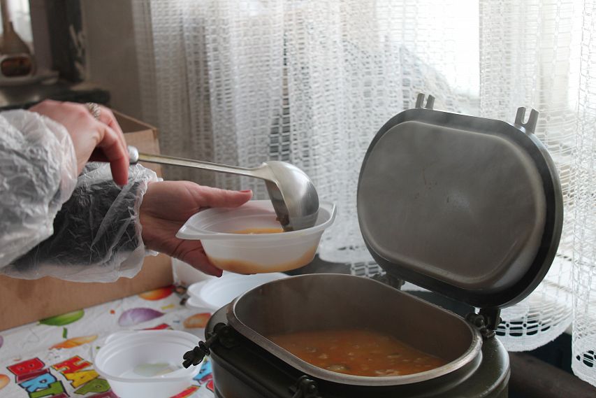В Новотроицке действуют пункты горячего питания для нуждающихся