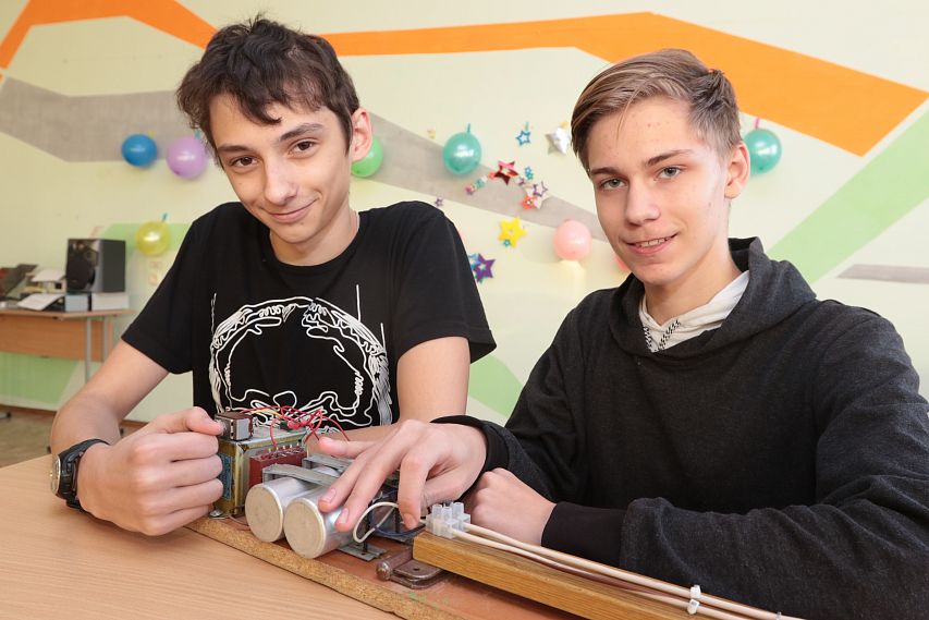 В Новотроицке пятнадцатилетние школьники собрали собственный сварочный аппарат