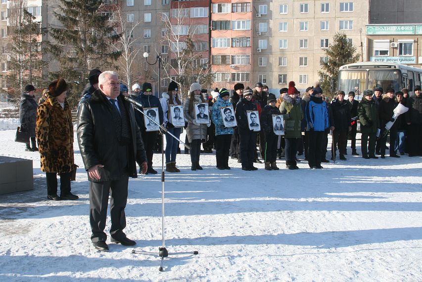 В Новотроицке состоялся митинг, посвященный ветеранам боевых действий