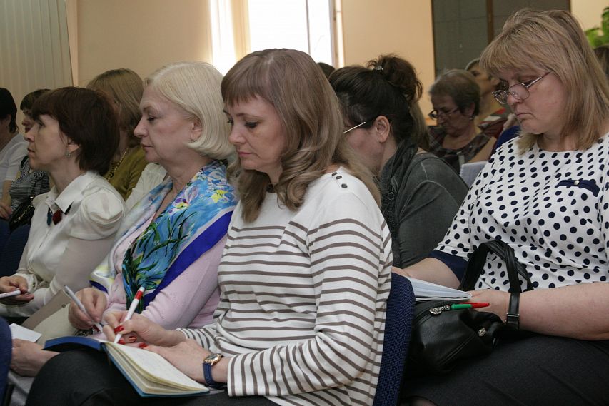 В Новотроицке проведен семинар для специалистов по работе с детьми-аутистами