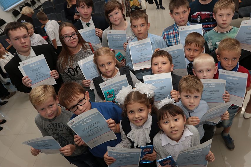 Дети нарисовали профессию: на Уральской Стали подведены итоги конкурса