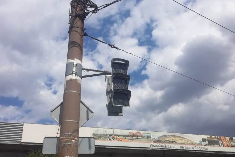 При содействии Уральской Стали в Новотроицке устанавливаются новые светофоры