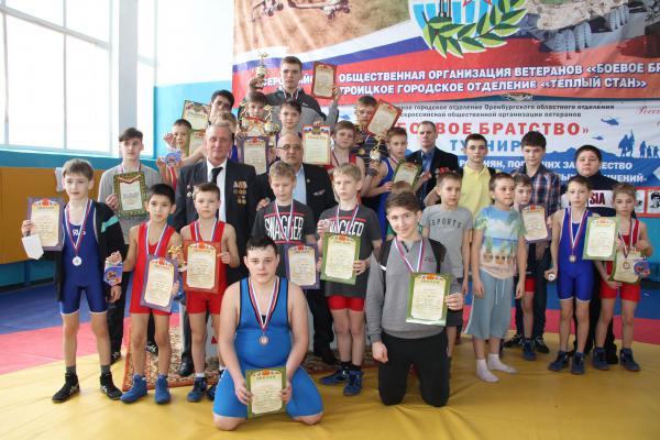 В Новотроицке состоялся V областной детский турнир по вольной борьбе