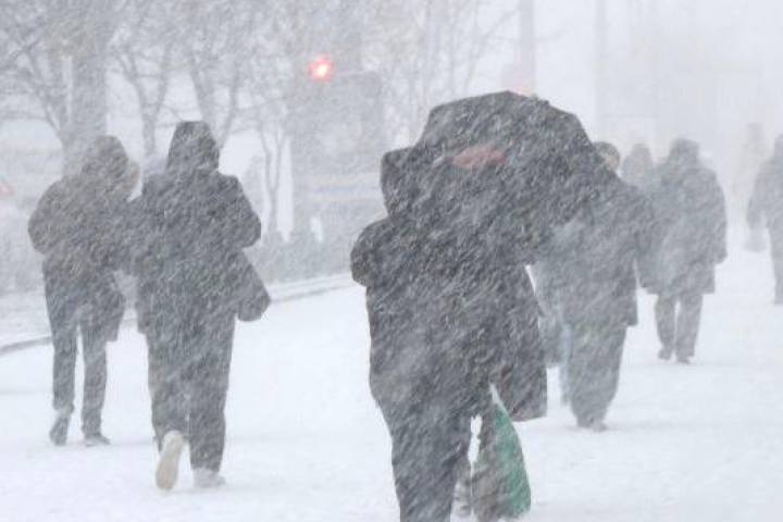 Снегопад и метели в Оренбургской области не отступают