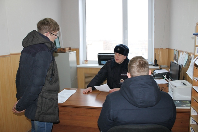 Студенты Новотроицка примерили на себя профессию полицейского