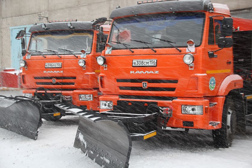 Автовладельцев Новотроицка попросили убрать машины с улиц города