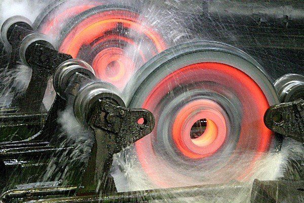 Металлоинвест и ОМК подписали долгосрочный контракт на поставку стальных заготовок для производства ж/д колес