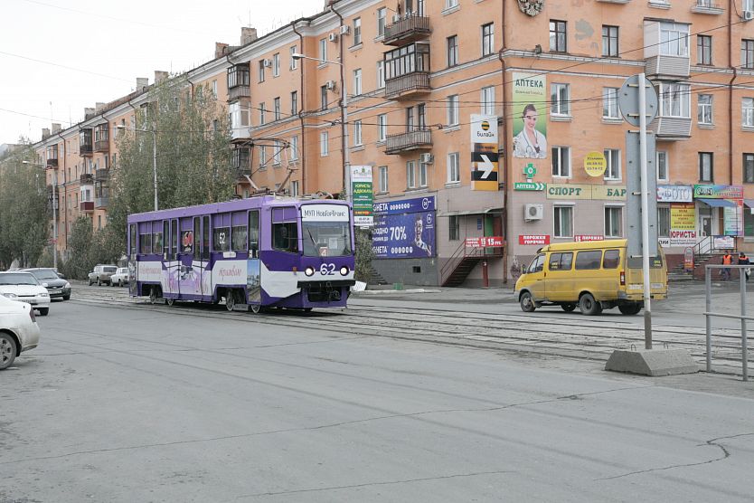 Маршрутки и трамваи: кто кого лишает пассажиров в Новотроицке?  