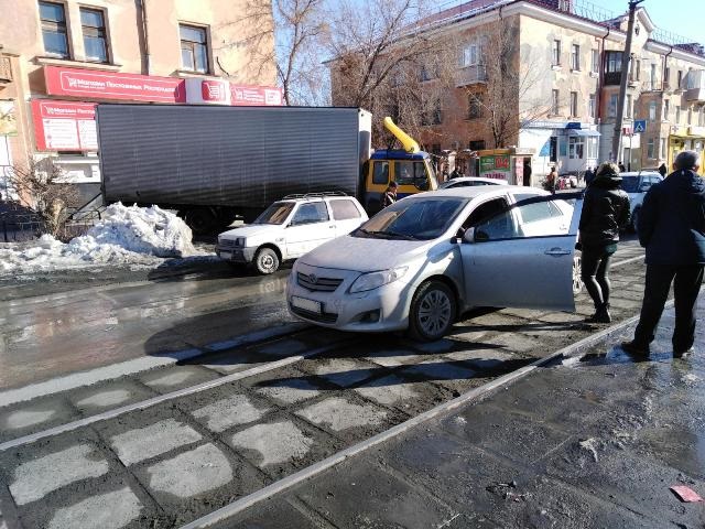 ГИБДД Новотроицка разыскивает очевидцев двух аварий