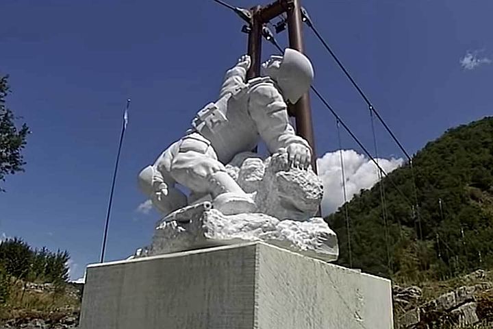 В Италии установлен монумент Герою России и нашему земляку Александру Прохоренко