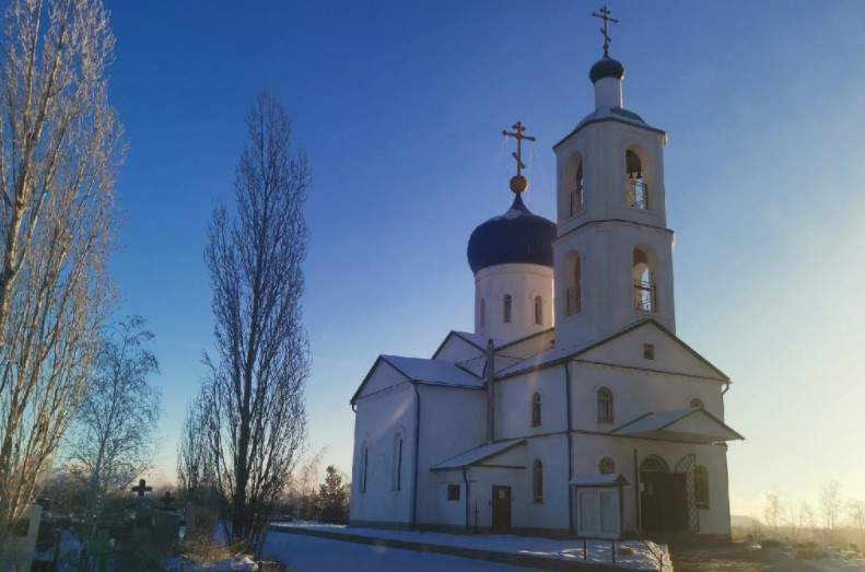 В Новотроицке на Радоницу планируют запустить 30 маршруток до мест захоронения