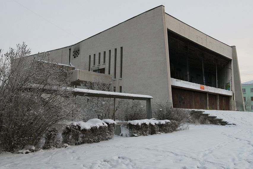 Администрация Новотроицка выкупила развалины кинотеатра "Экран"