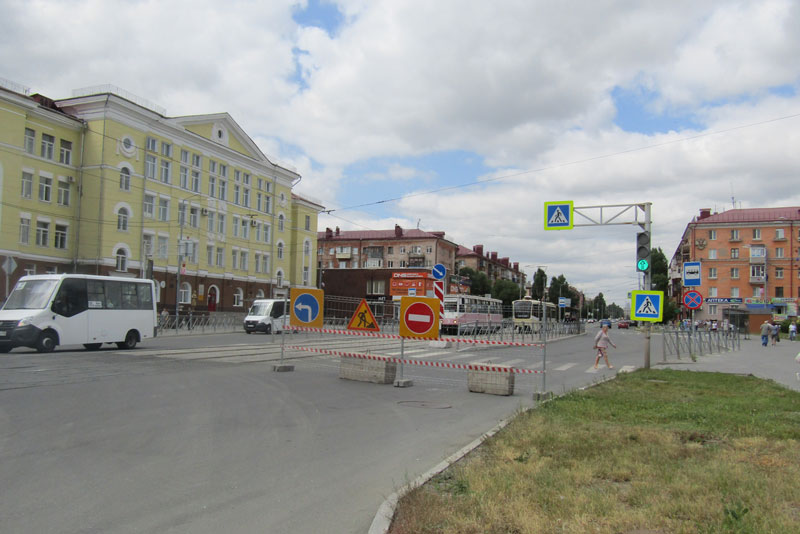 В Новотроицке на улице Советской ограничили движение автотранспорта