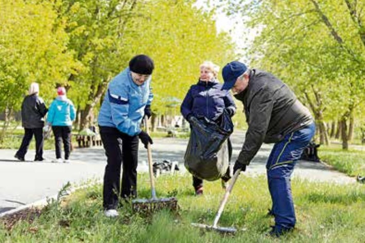 В подготовке детского лагеря «Родник» к лету помогают ветераны Уральской Стали 