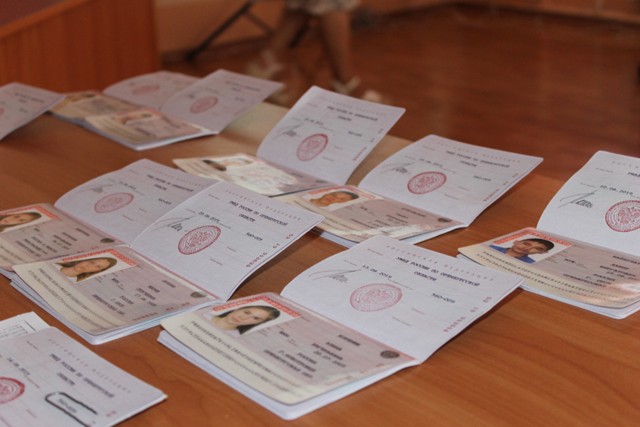 Юные новотройчане получили паспорта, права и обязанности