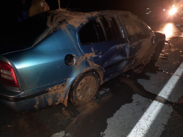 На Оренбургской трассе в талых водах в автомобиле погибли мужчина и двое детей
