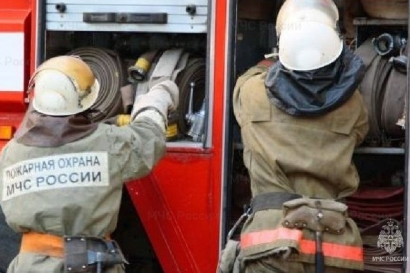 В Новотроицке на улице Пушкина произошёл пожар