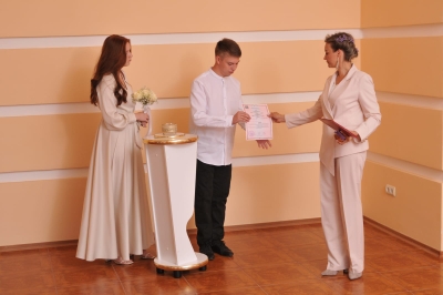 В Новотроицке 17 пар заключили брак в «зеркальную» дату