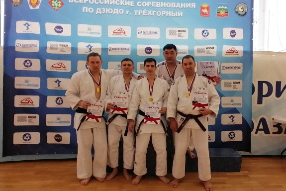 Новотройчане завоевали пять медалей на турнире по дзюдо