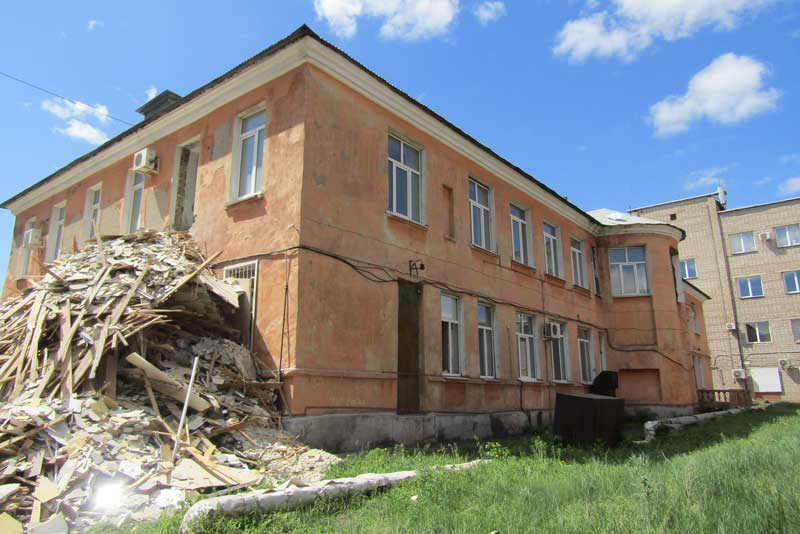 В Новотроицке приступили к ремонту поликлиники №1