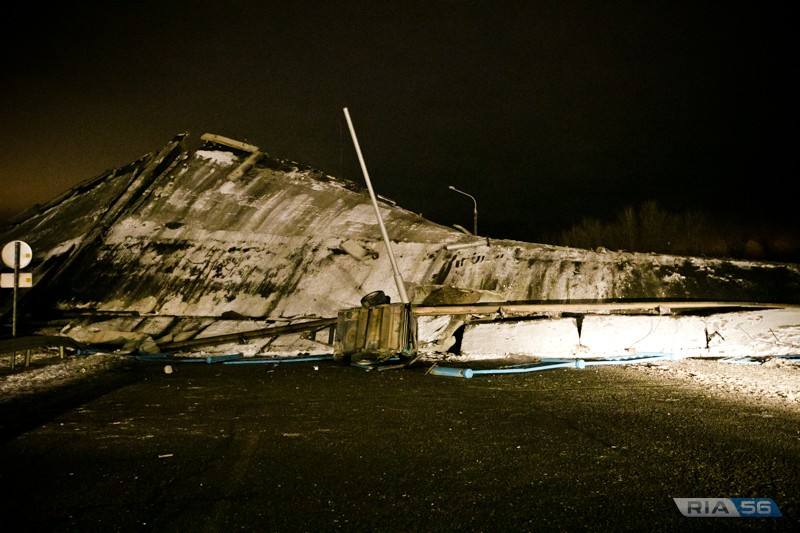 В Оренбурге ликвидируют последствия обрушения моста