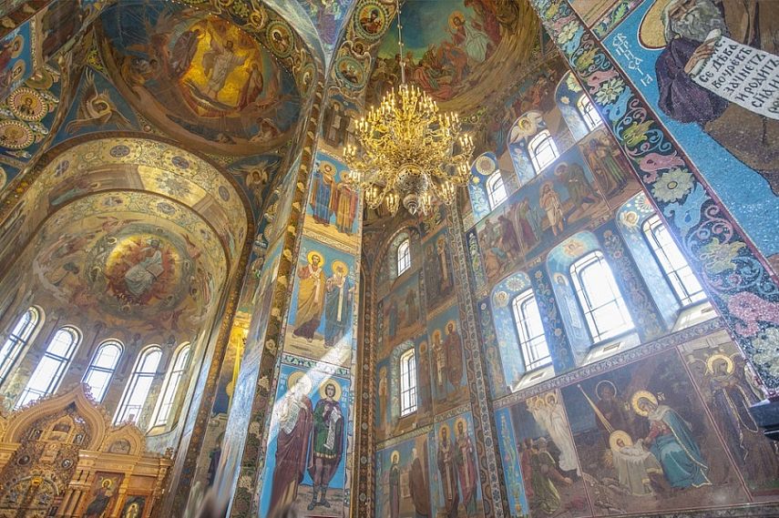 low_angle_shot_of_the_church_of_the_savior_on_blood_s_interior_in_st_petersburg_russia_181624_8359.jpg