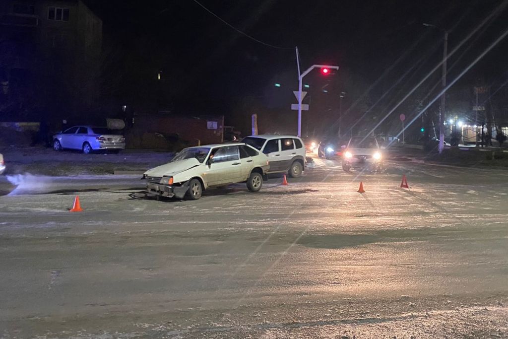 Погода в новотроицке на дне. Авария в городе Новотроицке утром. Смертельное ДТП В Новотроицке на улице Советской. Авария Новотроицк Ларгус.