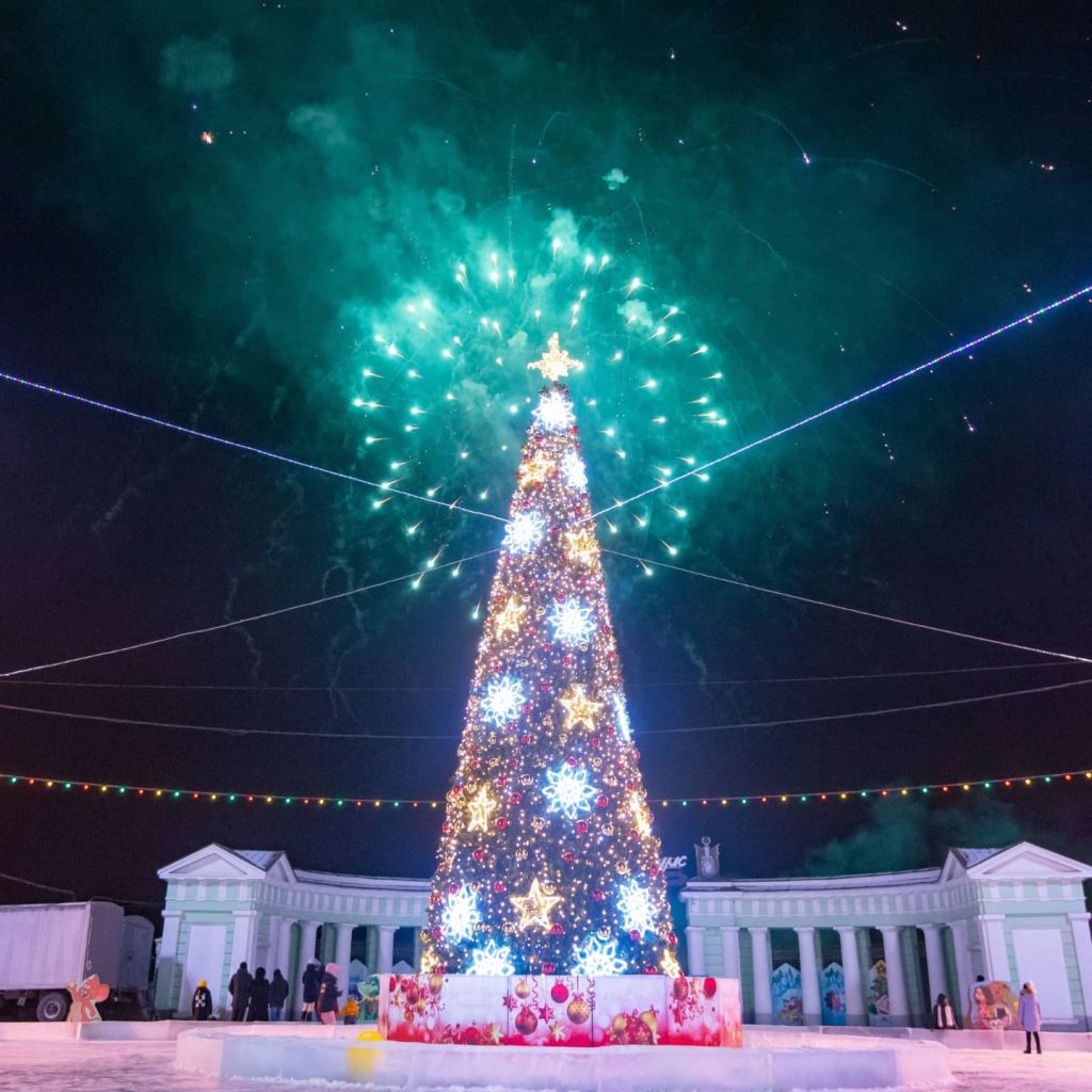 В Новотроицке открыли уже два ледовых городка | 29.12.2021 | Новости  Новотроицка - БезФормата