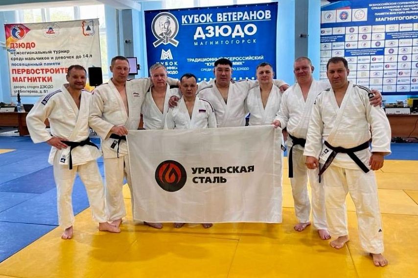 Новотройчане завоевали семь медалей на турнире ветеранов по дзюдо