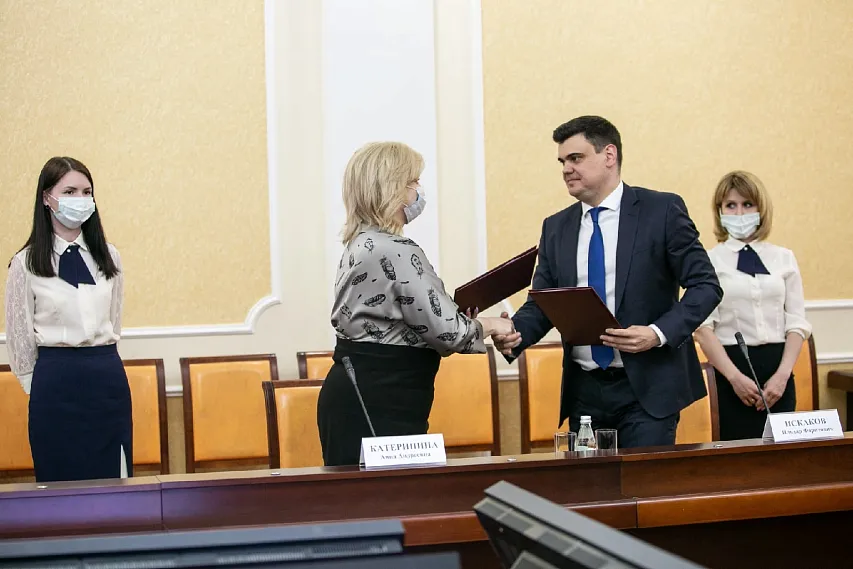 В Оренбуржье подписали соглашения о партнёрстве в проекте «Профессионалитет»