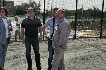 Министр спорта Оренбуржья проверил новотроицкий стадион «Юность»