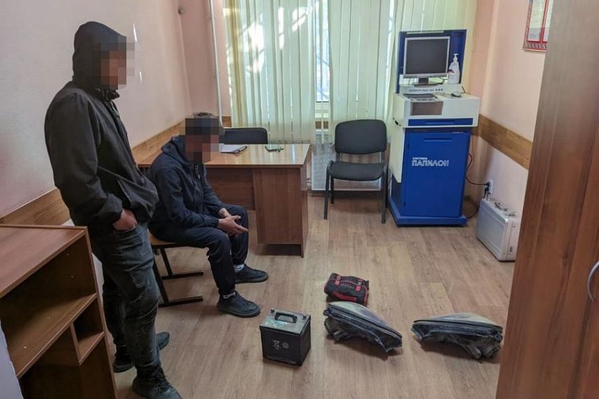 В Новотроицке два студента разбили и обокрали автомобиль