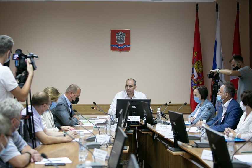 Губернатор Оренбуржья провёл рабочее совещание в Новотроицке.