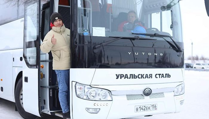 Уральская Сталь по программе технического перевооружения приобрела четыре новых автобуса
