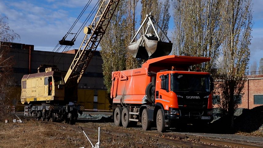 Автопарк Уральской Стали пополнился новой мощной спецтехникой