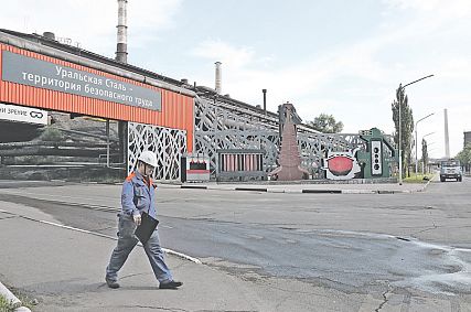 Стальной вернисаж: для металлургов Новотроицка комбинат — не просто работа, но место для творчества