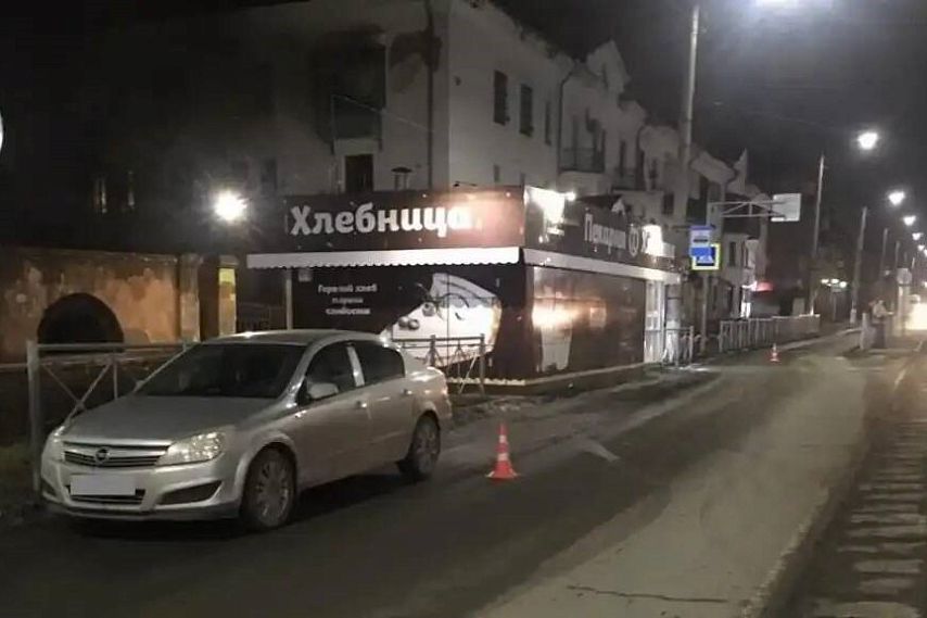 В Новотроицке иномарка сбила девушку-пешехода