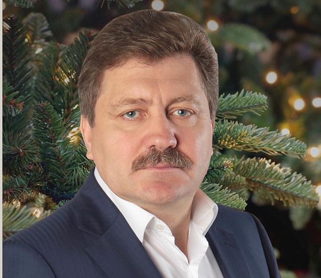 Евгений Маслов поздравляет новотройчан с Новым 2019 годом!