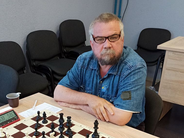 Шахматист из Новотроицка занял первое место на турнире по шахматам в Калуге