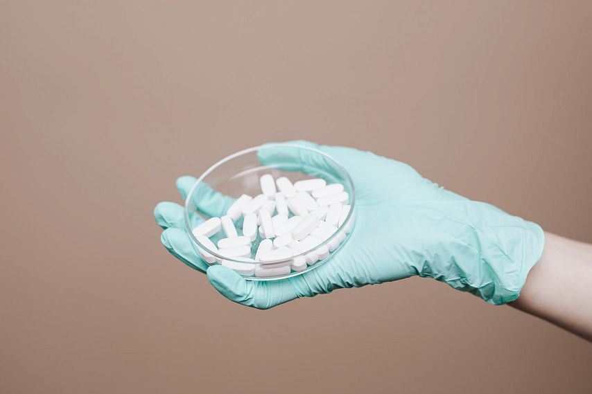 Мантуров заявил о способности наладить производство лекарств в случае прекращения поставок
