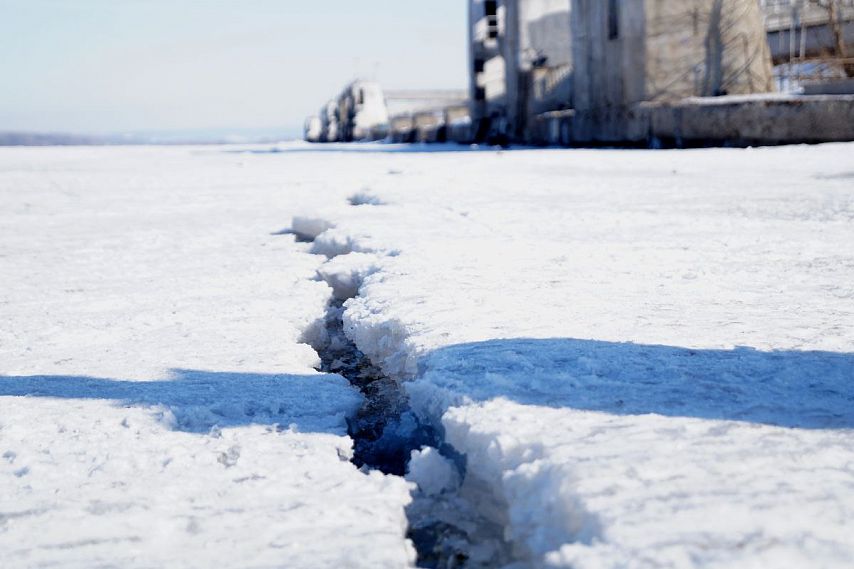 Новотройчан призывают помнить о коварстве весеннего льда водоемов