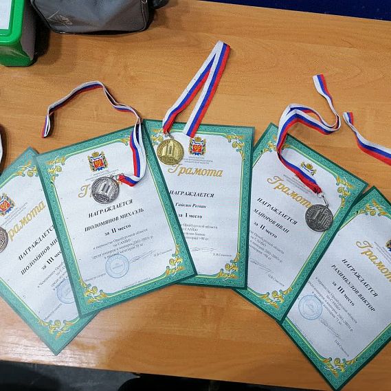 Новотроицкие борцы самбо привезли пять медалей регионального турнира