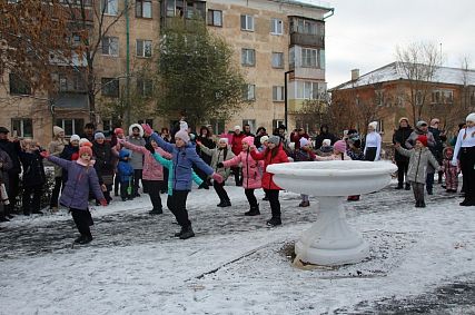 В Новотроицке в День народного единства открыли новое общественное пространство